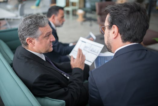 financial advisor explaining mortgage strategies